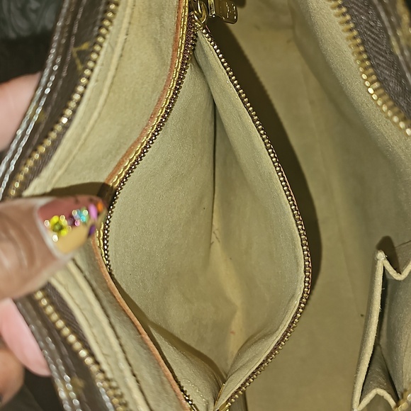 LOUIS VUITTON Monogram Canvas Looping GM - Picture 10 of 13